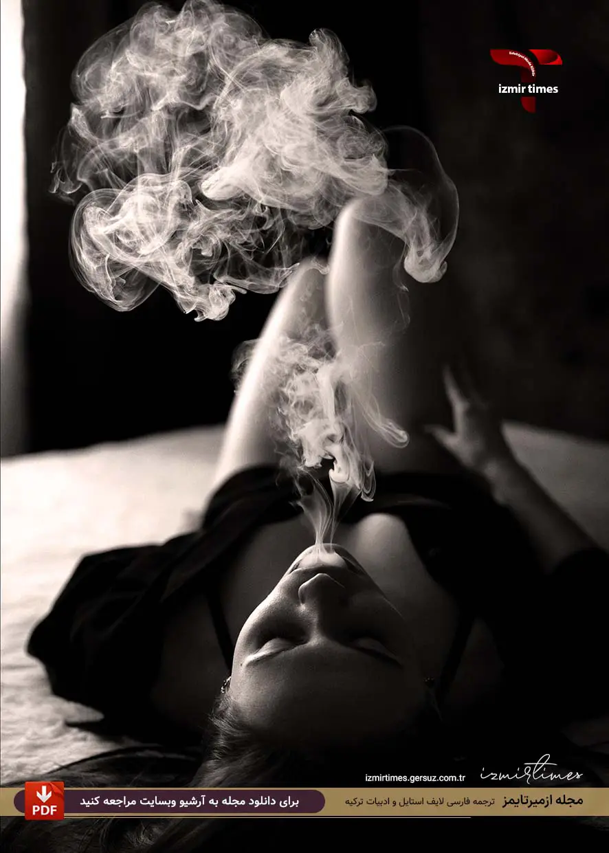 دختر سیگار کشیدن روی تخت سکسی